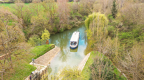 Plus de 300 bateaux franchissent l'écluse de Graziac pendant la saison de navigation.jpg - Agrandir l'image (fenêtre modale)