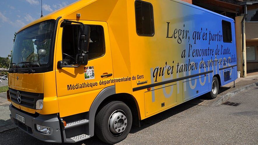 Bibliobus de la Médiathèque Départementale du Gers  - Agrandir l'image (fenêtre modale)