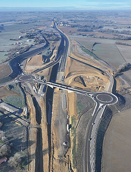 Augmentation du budget de rénovation des routes départementales - vue aérienne chantier RD1124 - Agrandir l'image (fenêtre modale)