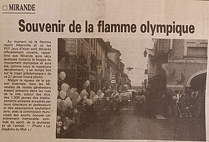 Archive de presse : "Souvenir de la flamme Olympique à Mirande - Jeux olympiques d'hiver d’Albertville en 1992 - Agrandir l'image (fenêtre modale)