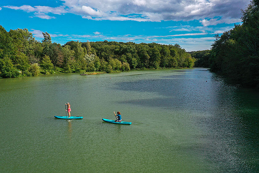 Paddles au lac d'Aignan - copyright CDT32- Arnaud Späni - Agrandir l'image (fenêtre modale)