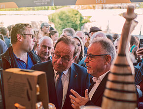 L’ancien Président François Hollande a déambulé sur les stands accompagné du Président du Département, Philippe Dupouy - Agrandir l'image (fenêtre modale)