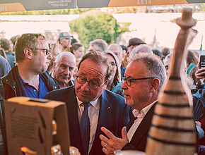 L’ancien Président François Hollande a déambulé sur les stands accompagné du Président du Département, Philippe Dupouy  - Agrandir l'image (fenêtre modale)