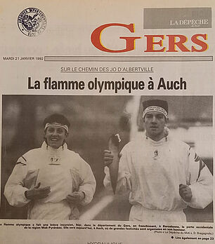 Archive de presse : "La flamme Olympique à Auch" - Jeux olympiques d'hiver d’Albertville en 1992 - Agrandir l'image (fenêtre modale)