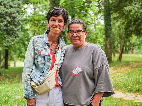 Martine Avenza et Sylvie Monge, agents polyvalents au sein de l'équipe mobile - Agrandir l'image (fenêtre modale)