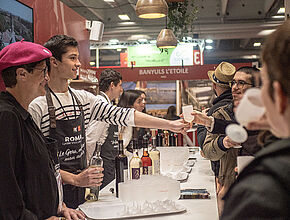 Dégustation de vin avec les élèves du lycée viticole de Riscle - Agrandir l'image (fenêtre modale)