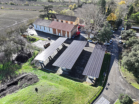 Ombrières photovoltaïques du Parc de l'Hôtel du Département - Agrandir l'image (fenêtre modale)